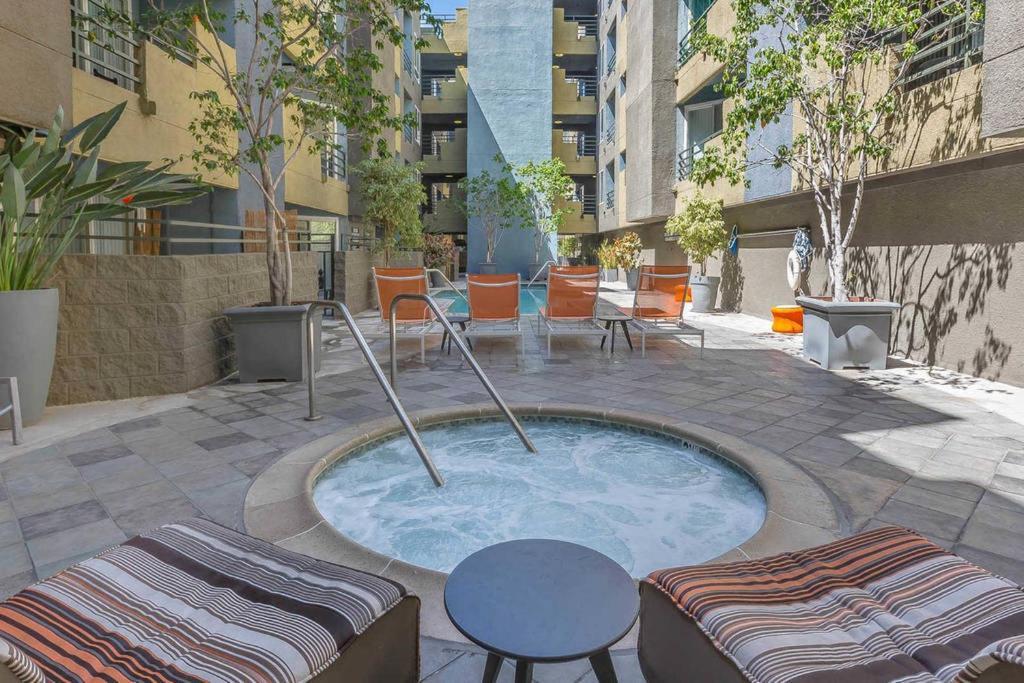 Apartment Holywood Hills Studio !!! *